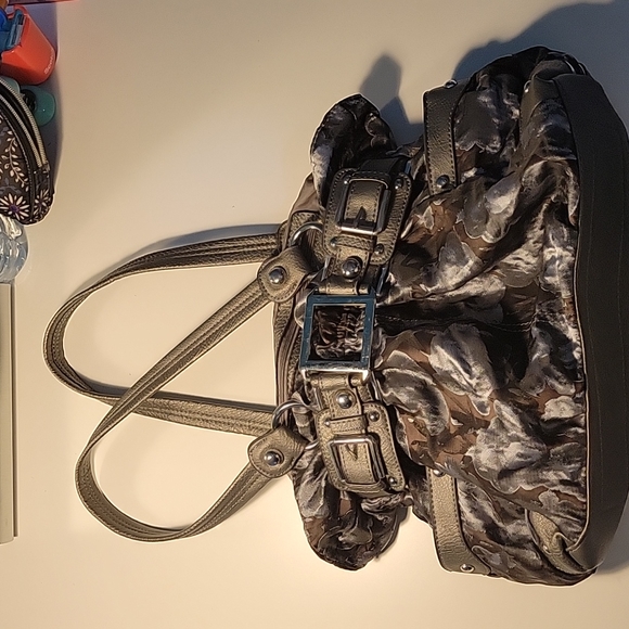 Bag, Grey with flowers - Picture 1 of 4